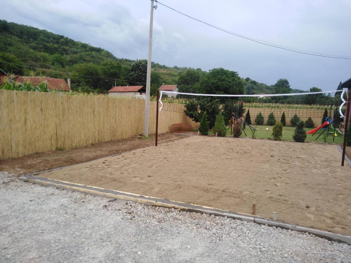 Vila Viktori Pirot Esterno foto