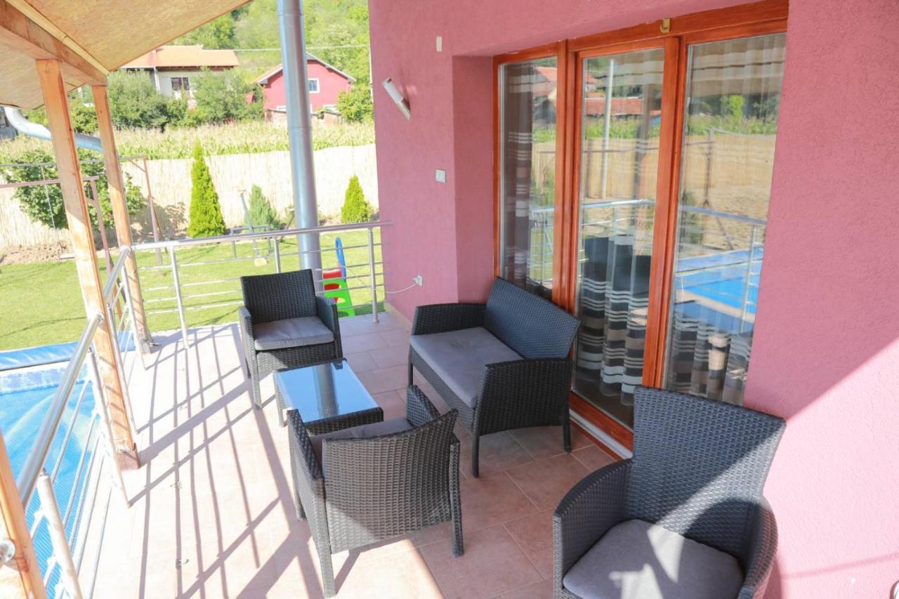 Vila Viktori Pirot Esterno foto