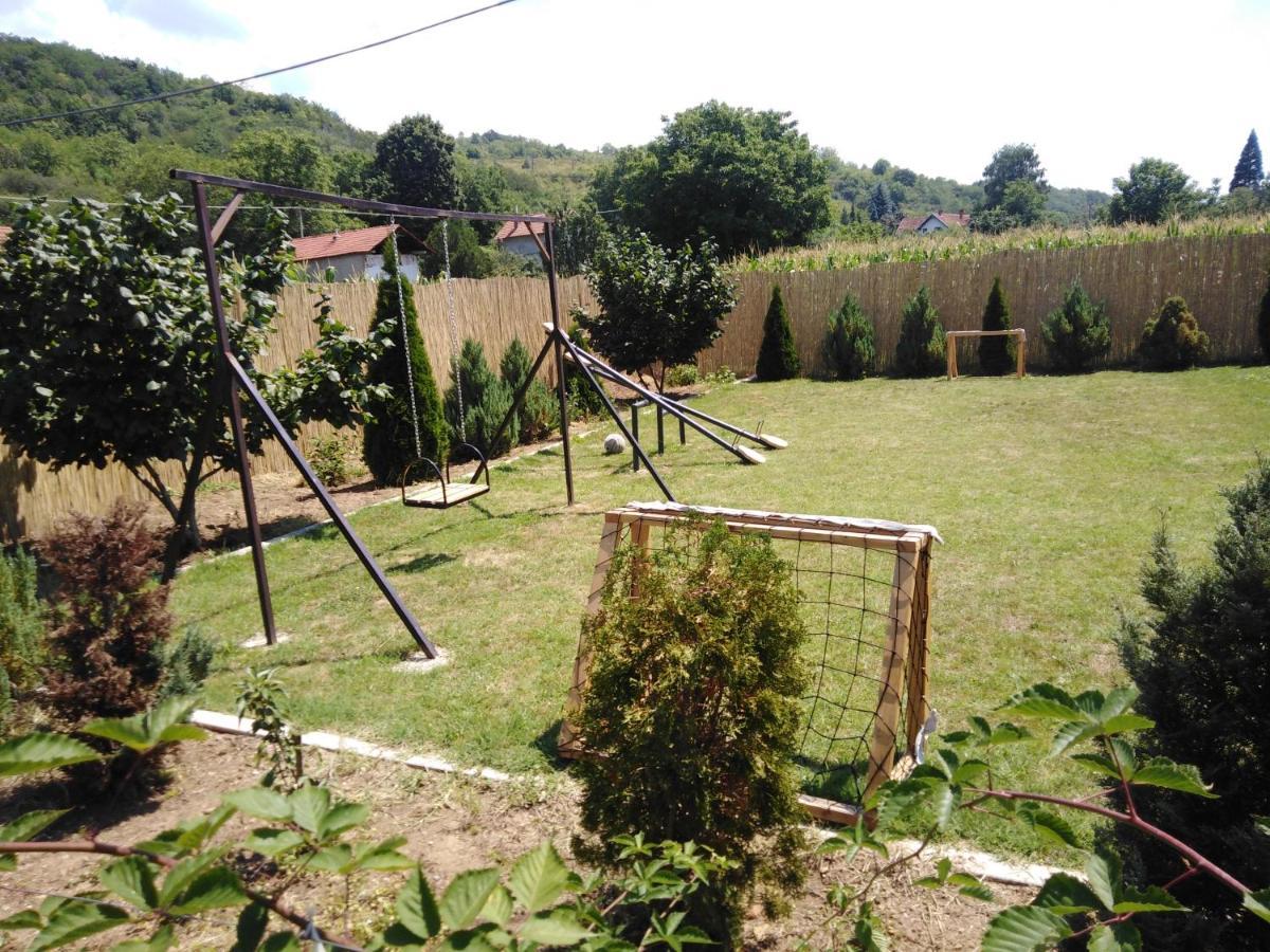 Vila Viktori Pirot Esterno foto